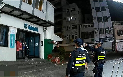 民眾黨澎湖縣黨部大門玻璃遭砸 疑對市民代表莊國輝不滿