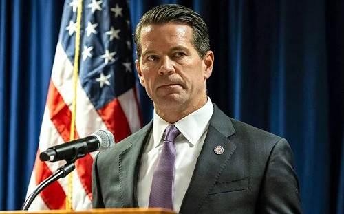 被控隱藏數千份艾普斯坦案相關文件 紐約FBI主管被迫辭職