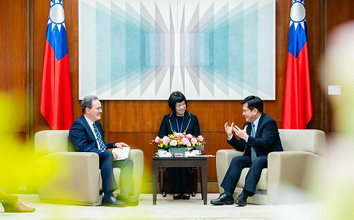 接見前白宮國安官員葛林 林佳龍盼深化台澳在第三國合作