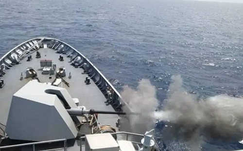 菲律賓「膨風」! 稱3艦黃岩島「附近」開砲 實際演習距離遠425公里