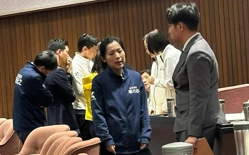 溫朗東15點推理還原傅崐萁「修容組案」 綠委巧拍藍營場邊詭異密會