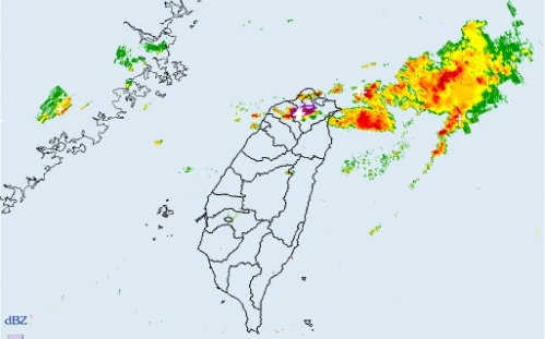 快訊》大雷雨炸北.北.桃持續至7時30分 慎防強風.冰雹.淹水