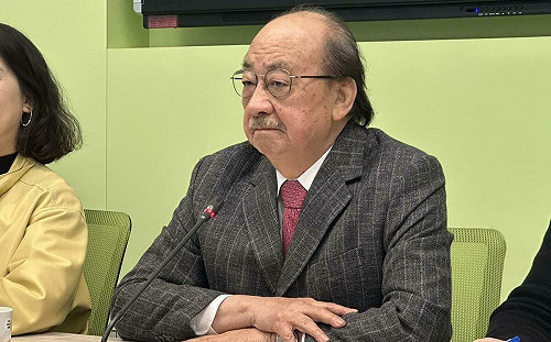 柯建銘曾指「關稅最多課10％」被灌爆批評   今網友朝聖臉書封「先知」 