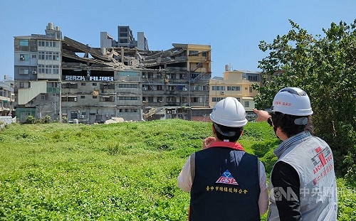 台中清水住宅大樓部分倒塌 初判有海砂屋狀況