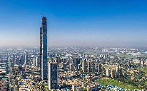 中國股市崩盤資金鏈中斷 金氏世界紀錄認證「最高爛尾」無限期停工