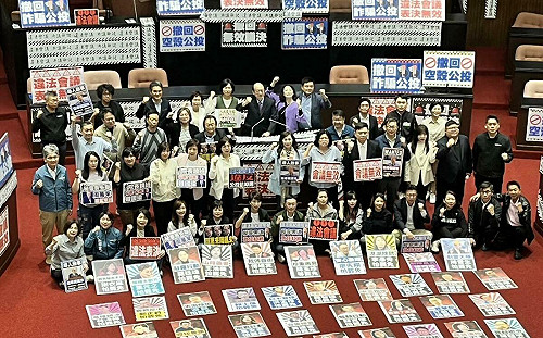 (影) 立院衝突白熱化再現全武行？柯建銘狠嗆傅崐萁：你敢動我試試看
