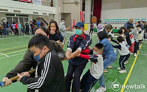 扶輪盃身心障礙者拔河比賽  選手全力奮戰盼「拔」得頭籌