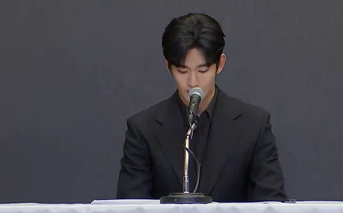 曾不承認與金賽綸往事 金秀賢淚訴：總是捨棄真實的自己