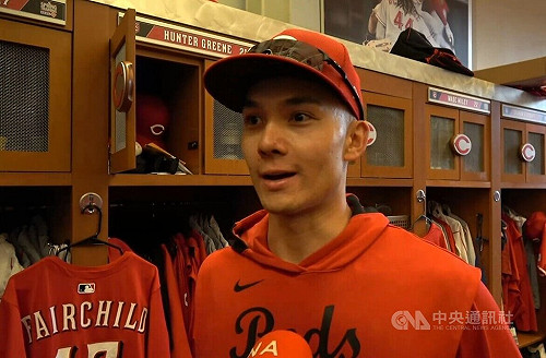 MLB勇士普羅法禁賽缺陣 補強台美混血費柴德入隊