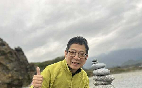 「馬政府政務官、曾是愛黨一員」前國教院副院長籲二階連署：反共必先反藍