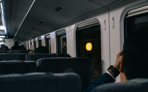 太魯閣號殤4周年！紀念燈光啟用 悼49位罹難者