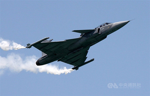 哥倫比亞強化空軍  總統宣布將採購瑞典獅鷲戰機