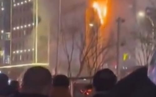 (影) 物業欺人太甚 業主裝一滿車雷管炸藥引爆! 青島官員家爆炸 人被炸飛半空中