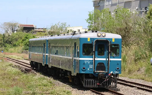 體驗台鐵懷舊風情!DR2400型柴油客車 4/19起內灣線啟航