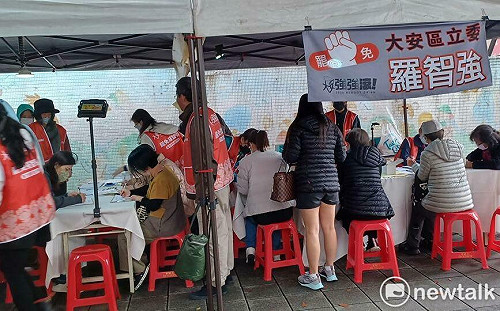 藍黨團嗆「抄名冊7年重刑等著你」罷團「大安強強滾」回嗆：作弊生警告優等生