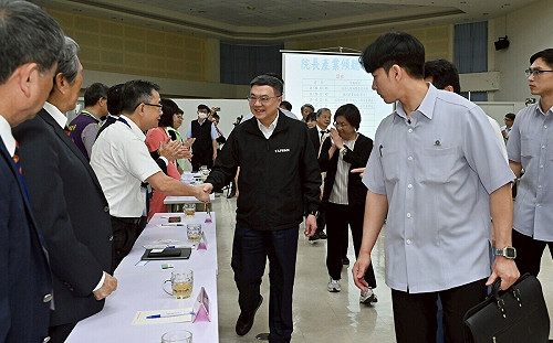 出席產業傾聽之旅第二站 卓揆：把握90天黃金時期加強與美談判交涉