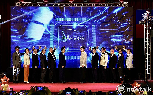 崑山科大啟用南部首座電動車基地  盼領導台南電動車產業發展