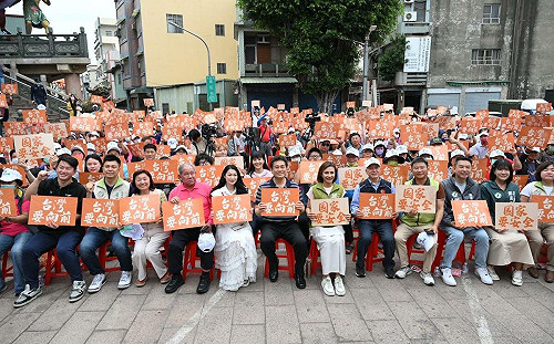 第二場自辦罷藍委宣講會  邱議瑩：選錯的人關稅145% 