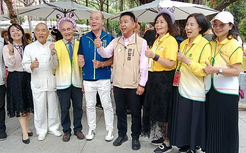 出席「天圓&福山捐血」嘉年華  許智傑：共同為公益盡心力