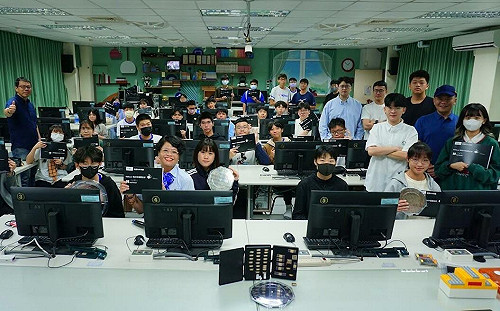 陽明交大攜手鼓山高中  半導體營隊扎根科技人才教育 