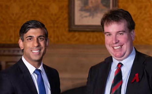 利用熟悉內幕插賭大選日期 英前首相幕僚被告上法庭