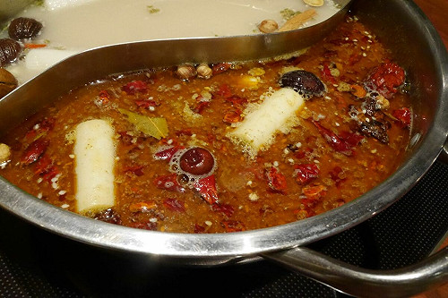 吃麻辣鍋後竟成亡魂！26歲女喉嚨痛就醫　10分鐘離奇猝逝病因曝光