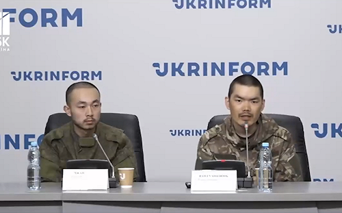 (影) 千萬別來! 2被烏軍俘虜中國人記者會亮相 批遭俄軍虐待、歧視還拖工資