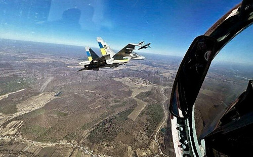 (影) 4架Su-27捍衛烏東！烏一週內毀366車輛、殲518人 挫俄扎波羅熱突襲