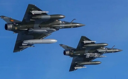 法國完成幻象2000D中期升級!  50架戰機更新戰鬥系統 可搭載GBU導彈