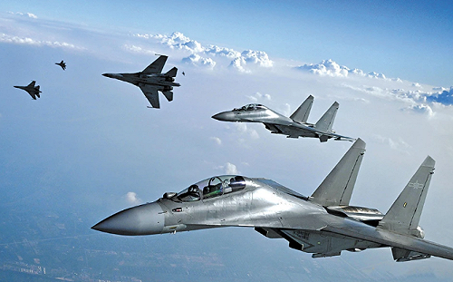 殲-16逼近金門12海里 F-16遭嗆「你進入我火力範圍」專家:壓縮我反應空間