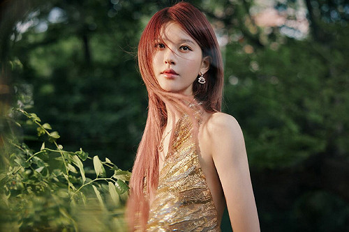 趙露思直播哭了　挨批炒作「有病治病沒病別賣慘」