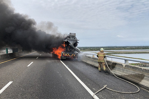 台南七股台61線4車事故釀3傷 其中2人命危