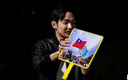 網友質疑誤把陳思翰當陳之漢? 八炯:統戰部官員指名「館長」