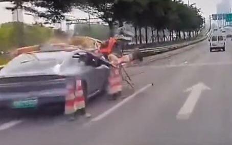 (影) 中共官媒下場問責人工智駕 董明珠批小米 上海車展雷均未現身