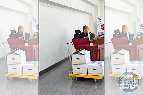 新聞直擊／駐衛警上班團購營利、前主播寄生撈錢　直擊台北市議會亂象叢生