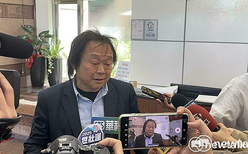 陳亭妃、林俊憲互鬥！王世堅：陳受到每個委屈都是掛在胸口的勳章