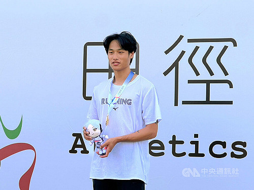 王喬弘雙棲棒球 全大運一般組百米10秒55摘金