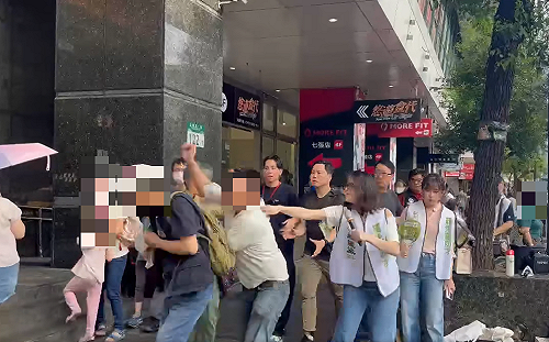 新店罷團「拔羅波」街講爆衝突　女力團體嗆告到底