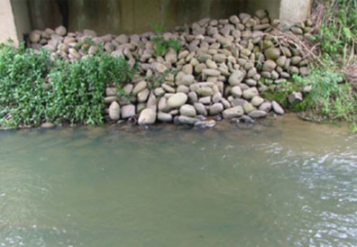 綠川原卵石護岸掏空 砌石工法加固兼防洪
