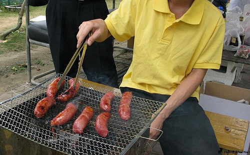 中秋烤肉藏風險  香腸火腿恐致癌？
