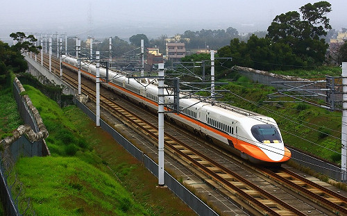 疏解南下人潮 高鐵今加開班次