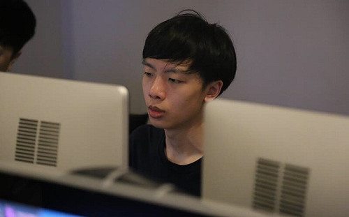 《英雄聯盟》乏人問津!中國AD選手Smlz春季賽被迫休戰