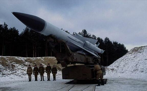 (影) 勝利日前老挨轟普丁怒了! 命在基輔為榛果樹導彈「挑目標」 俄數機場大亂