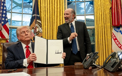 對中關稅 川普為何突然手軟? 華郵曝內幕 親信警告 : 「基本盤快崩啦!」