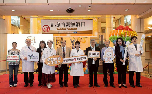 還在臉紅硬喝？醫示警：酒精不耐症恐讓人罹癌