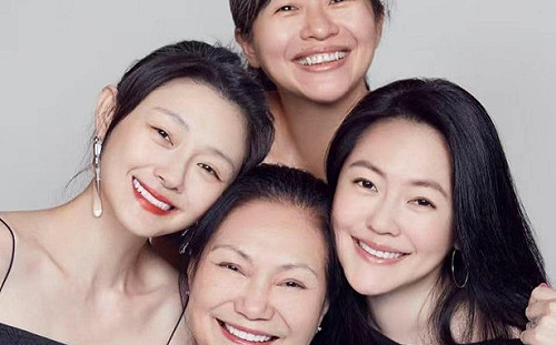 母親節曬女兒合照！S媽喊「美容大王回來給我慶祝了」 還PO大S祝福影片