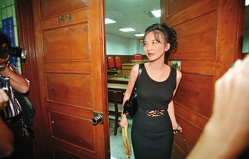 千億總裁桃花劫4／王文洋屢陷桃色糾葛　她抱娃討錢反遭恐嚇罪判刑