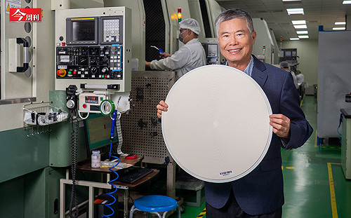 從網球拍進擊晶圓代工大廠 化工廠20年神轉型！當年全公司沒人懂半導體 一路打進CoWoS供應鏈