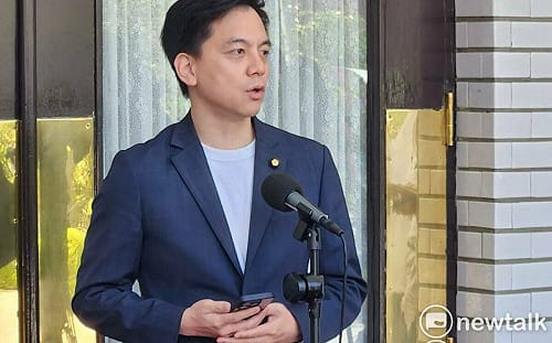 藍委提刪軍購條例「中共」改「國際情勢」 林俊憲酸：乾脆寫好朋友關切