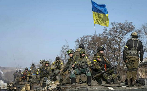 俄國情報：烏克蘭秘訓6.5萬後備軍人 英軍教授無人機、AI技術